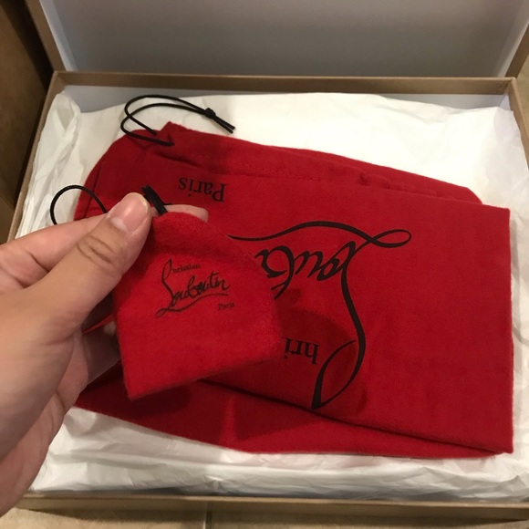 Christian Louboutin Leather Pump - Picture 3 of 8